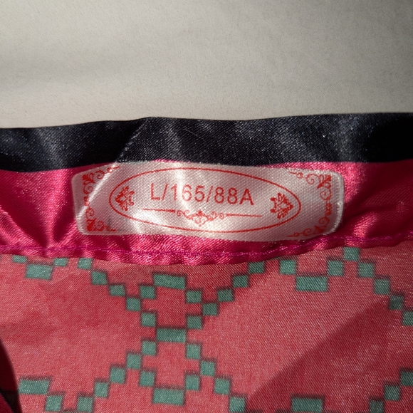 👑Super cute pajamas size small - Picture 9 of 10